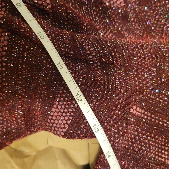 F21:Glittery Crop Top - Picture 6 of 6